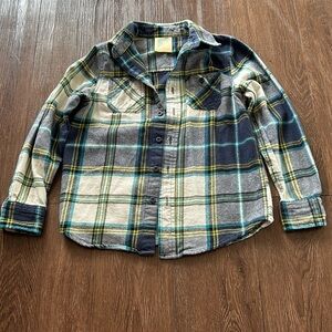 There about long sleeves shirt for boys age 8
